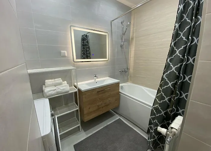 Away From Centre Near Kadriorg Lägenhet *