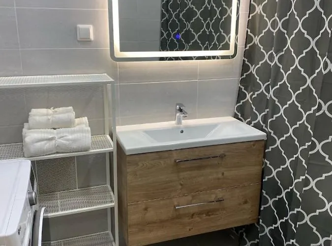 Away From Centre Near Kadriorg Lägenhet *