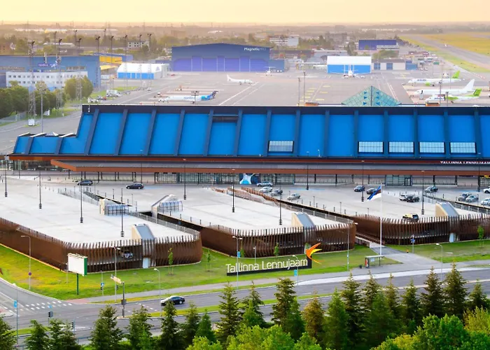 アパート Away From Centre Near Kadriorg *